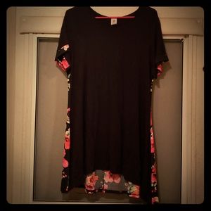 One Fashion Black/Floral top XL